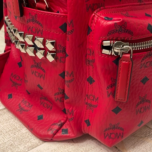 MCM Medium Stark Visetos Stylish Backpack - Picture 3 of 14